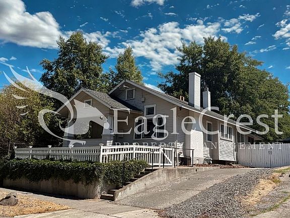 2nd image of 304 N Division St