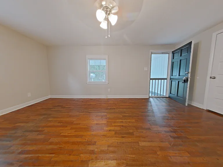 912 Beaumont Ave — Photo 6