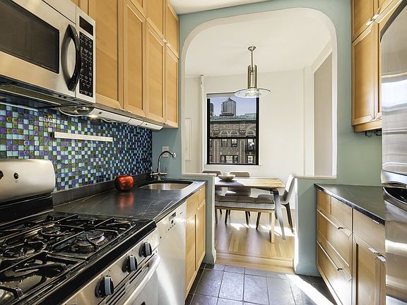 2nd image of 157 W 79th St APT 12A