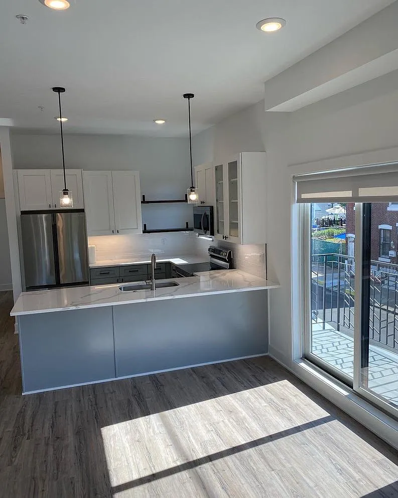 3 bed, 1200 sqft, $1,800 — Photo 1