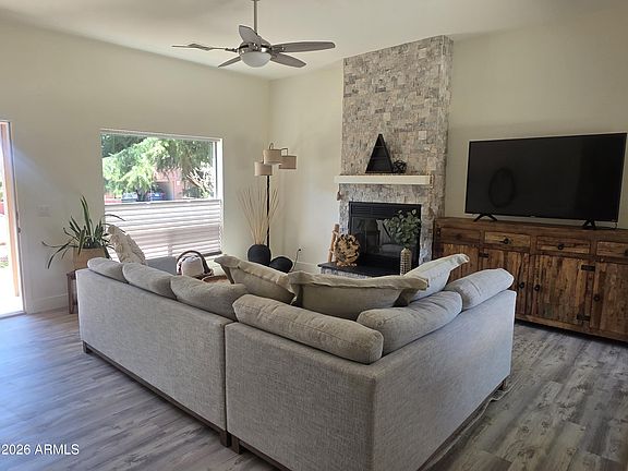 3rd image of 350 FAIRWAY OAKS Drive