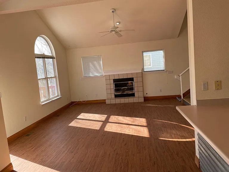 535 Canyon View Dr — Photo 8