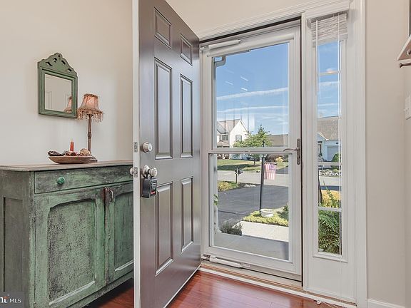 4th image of 17915 Constitution Cir