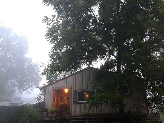 4th image of 227 Terrace Ave