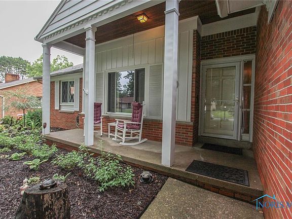 3rd image of 3010 Hardale Blvd