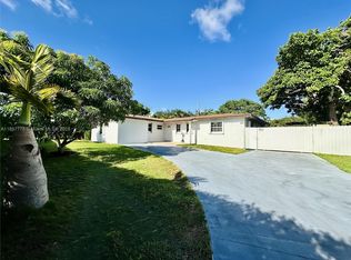 16101 SW 98th Ct, Miami, FL 33157