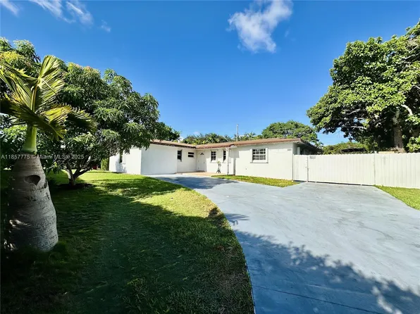 16101 SW 98th Ct, Miami, FL 33157