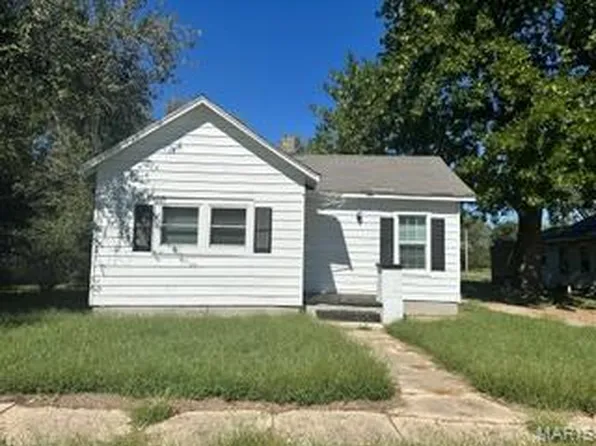 406 W Gladys St, Sikeston, MO 63801