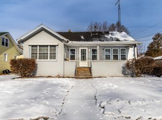 2014 69th St, Kenosha, WI 53143
