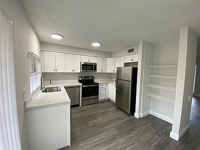 5th image of 4409 Treehouse Ln APT 24E