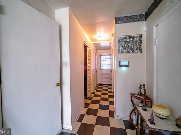 5th image of 6900 Temple Hill Rd