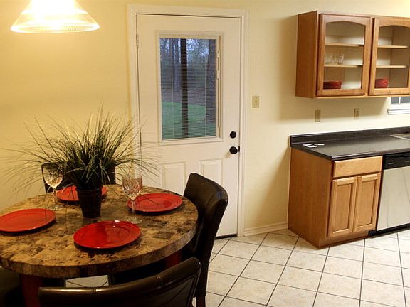 3rd image of 1503 Feagin Dr