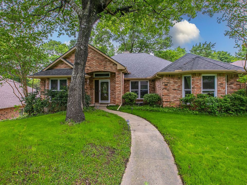 1st image of 334 Meadow Creek Dr