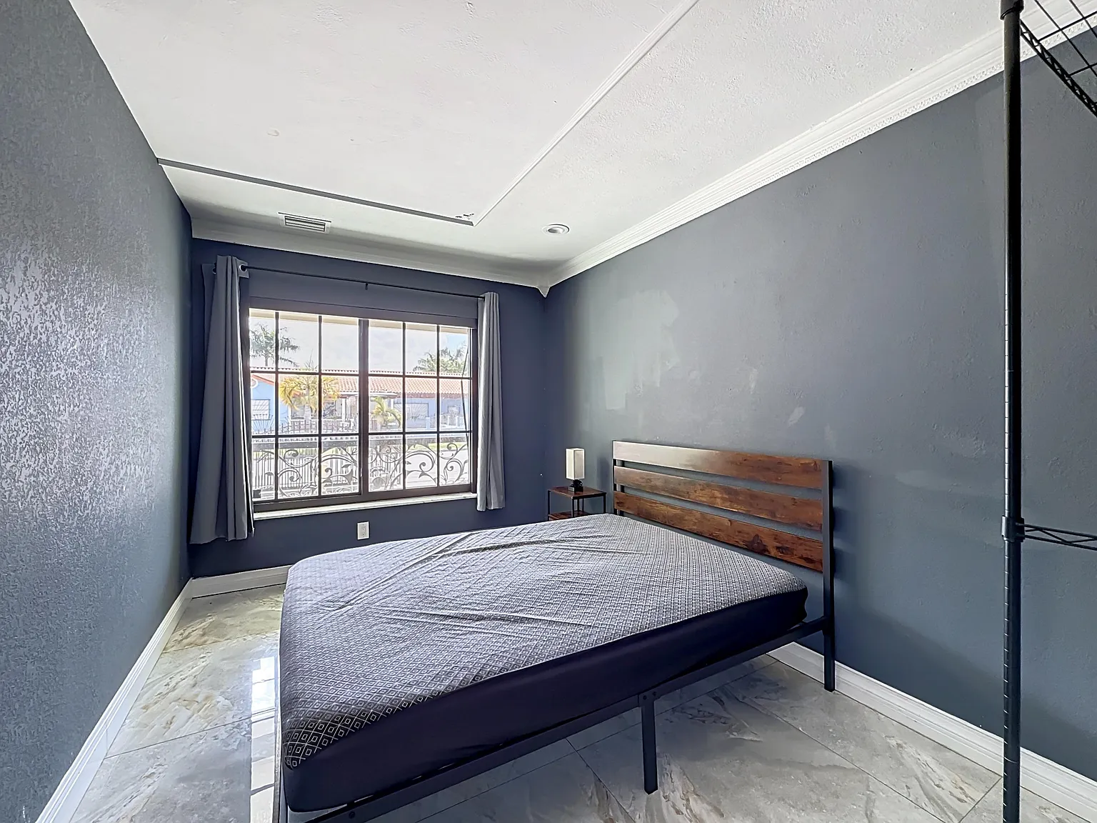 4 bed, 2.0 bath, 1600 sqft, $1,455 — Photo 3