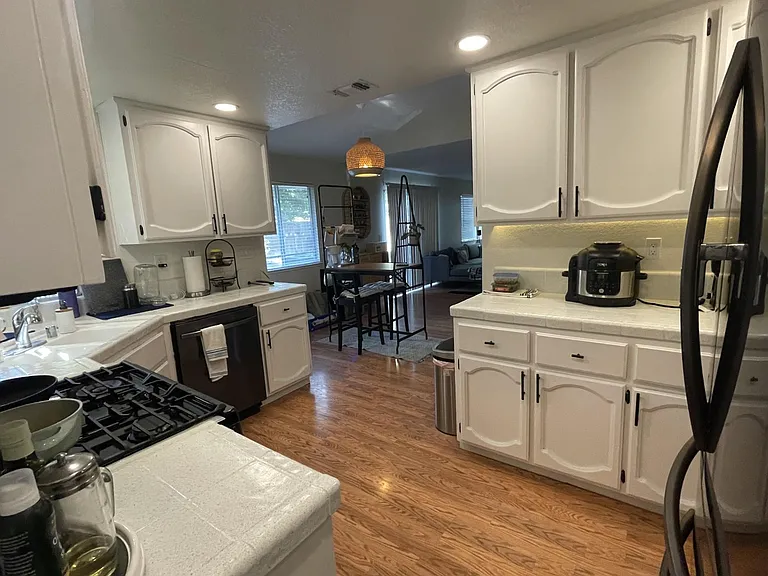 Kitchen 3