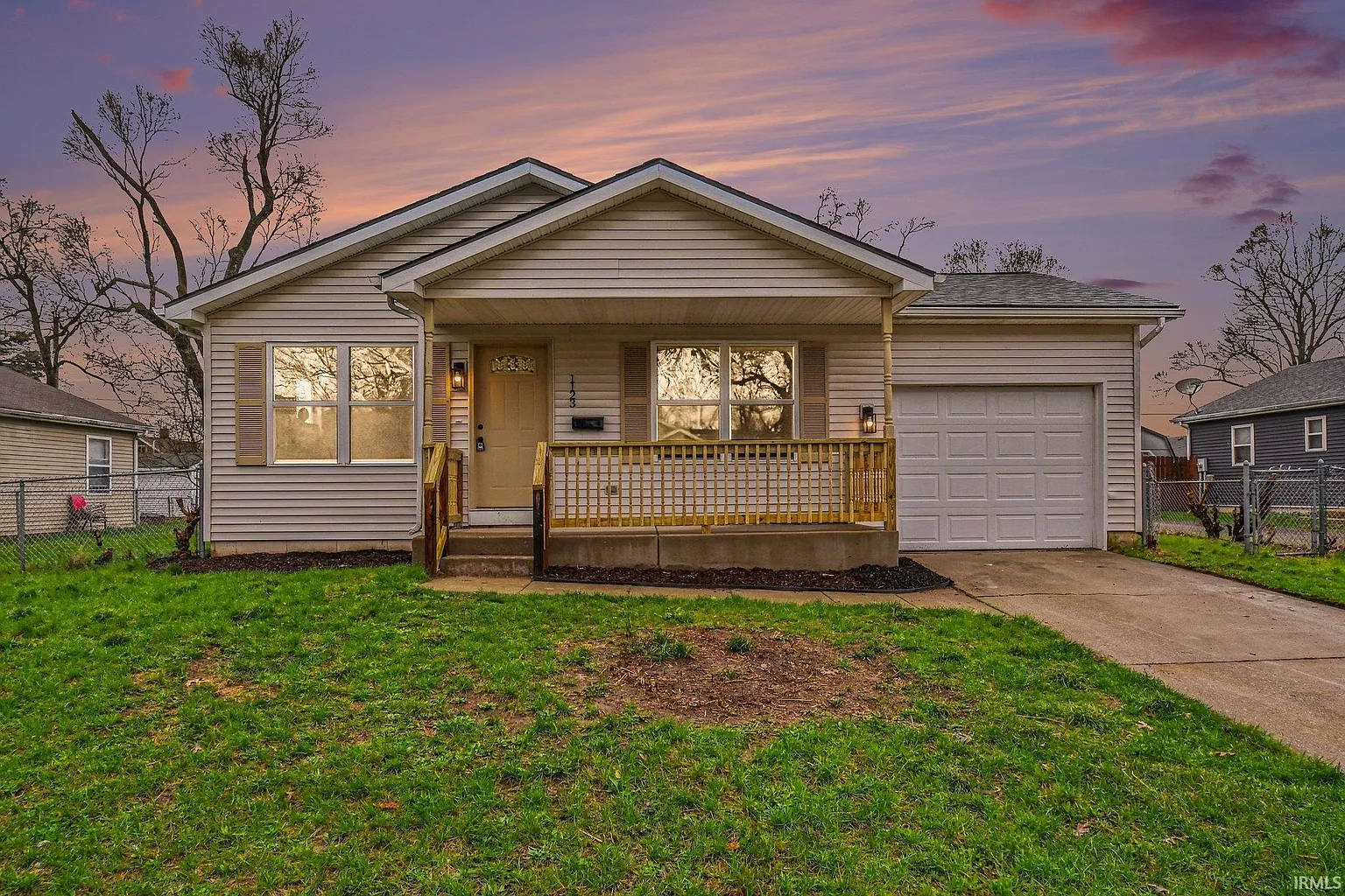 1123 Bissell St photo 1
