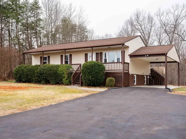 361 Haden Martin Rd, Palmyra, VA 22963