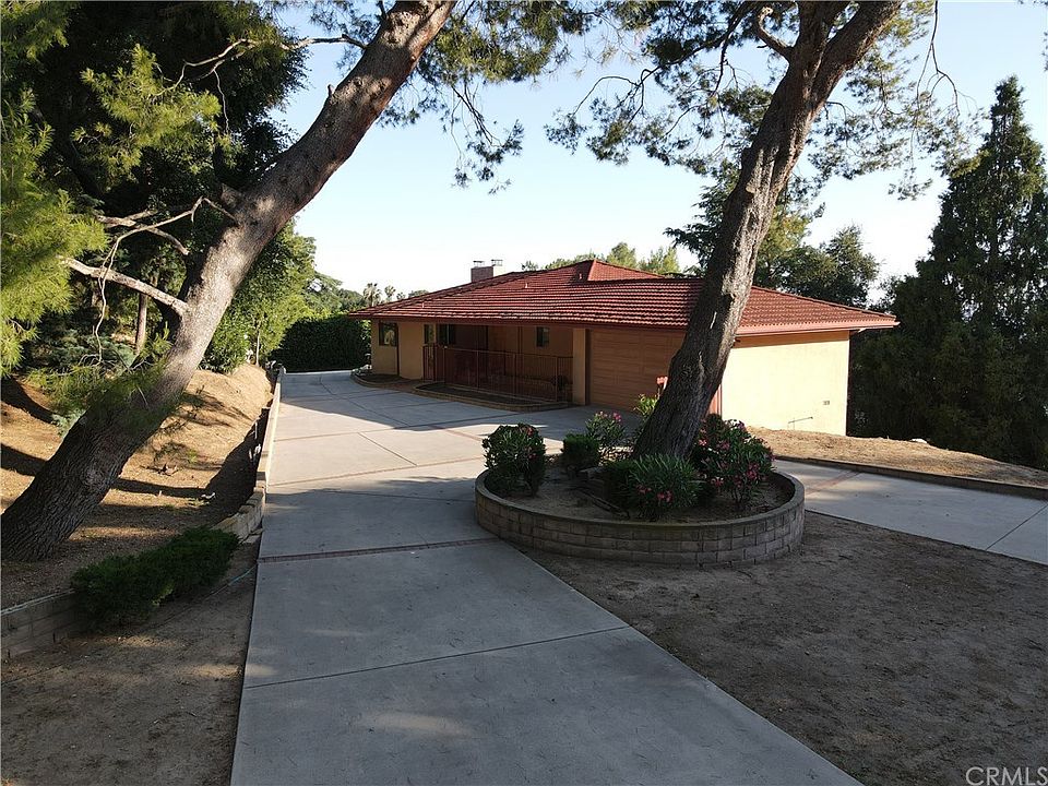 1st image of 3635 Skylane Dr