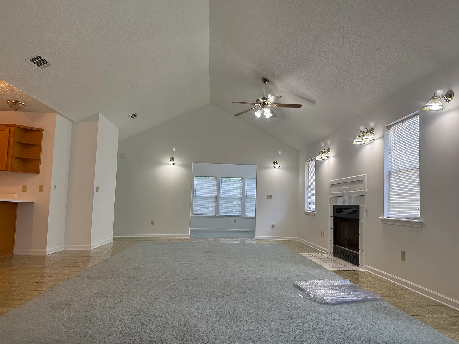 Spacious 5 Bed / 3 Bath Home in the Heart of St. Simons Island Pet Friendly! — Photo 3
