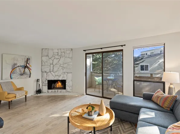 12009 100th Avenue NE #10, Kirkland, WA 98034