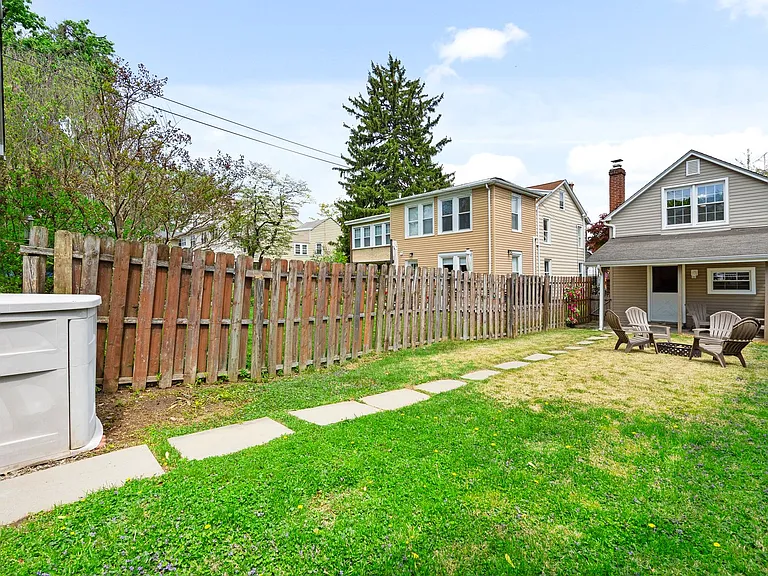 223 E 6th Ave — Photo 30