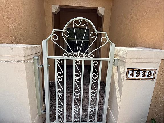3rd image of 4939 N Harbor Isles Dr #106