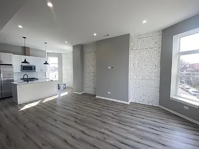 1647 N Fairfield Ave — Photo 10