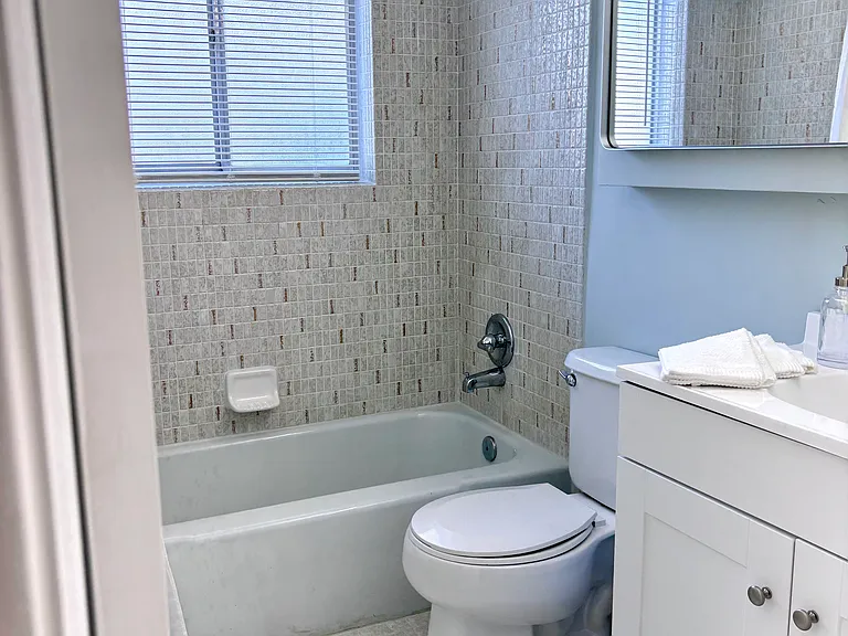 1950 Lake Osborne Dr #3 — Photo 17