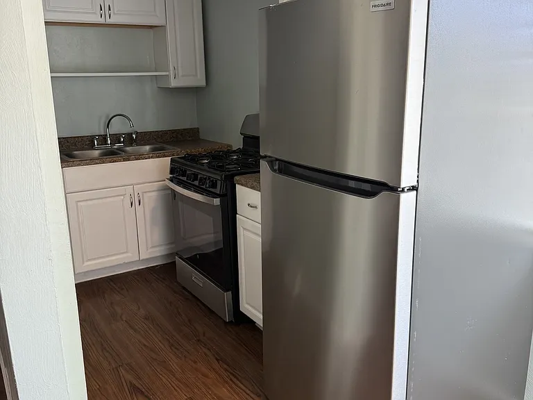 1310 Pirl St — Photo 3