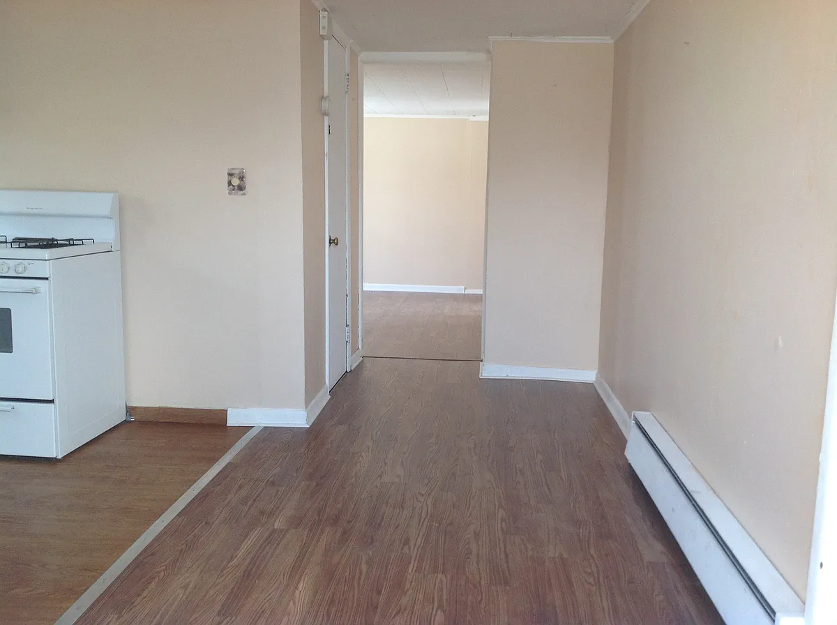 Building Photo - 424 Thayer Ave #2F