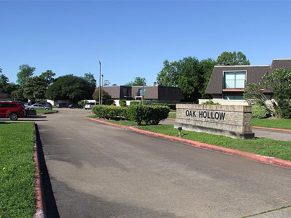 2nd image of 1001 E Adoue St #Pb01