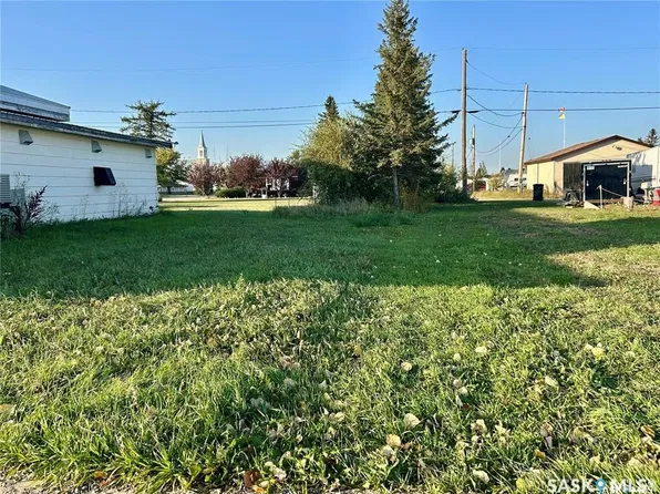 750 Main Street, Zenon Park, SK S0E 1W0