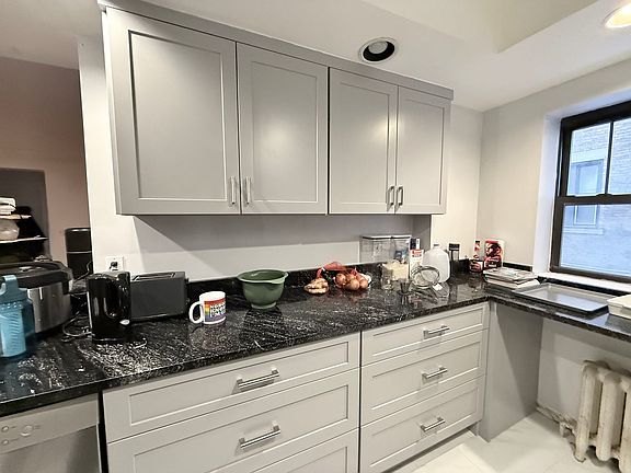 3rd image of 450 Park Dr #1