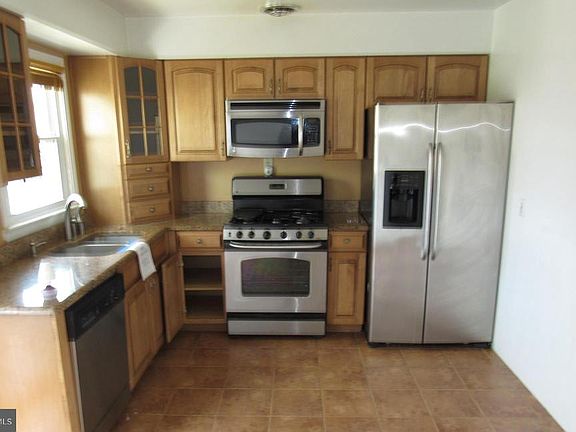 2nd image of 112 Edelmar Dr