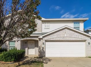 7953 Meadow Spring Ln, Fort Worth, TX 76120