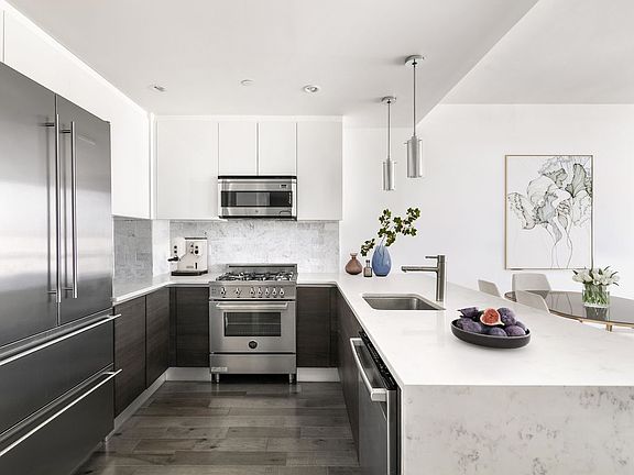 4th image of 11-35 45th Ave #6-D