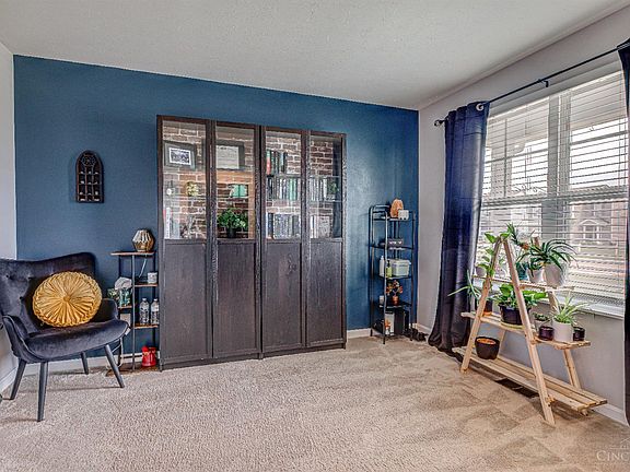 5th image of 309 Governors Ave
