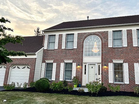 2nd image of 13 Eleanor Dr