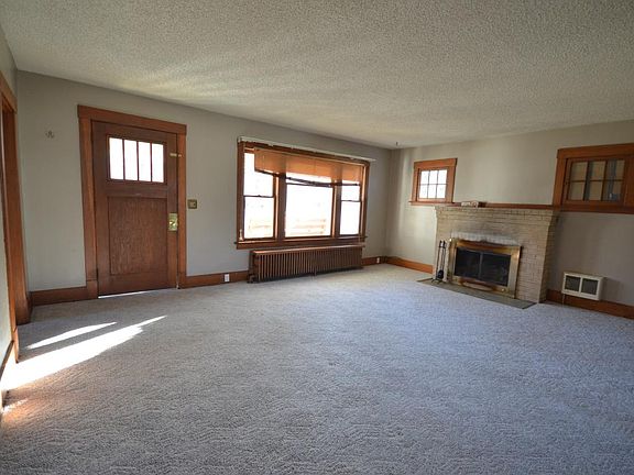 4th image of 805 E 11th St