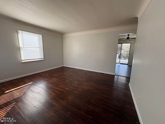 3rd image of 461 Handley St