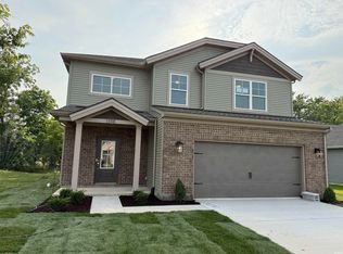 1398 N Hunters Crossing Cir, Huntingburg, IN 47542