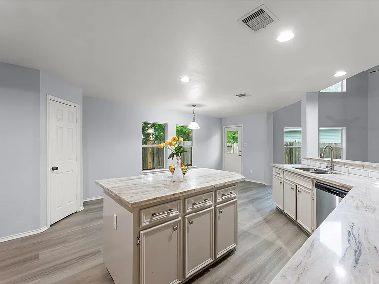 11745 Logan Ridge Dr — Photo 13