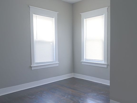 2nd image of 1717 E Columbus Dr