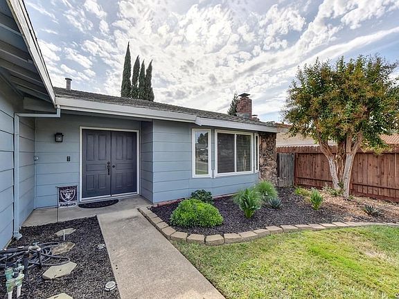 3rd image of 7840 Sungarden Dr