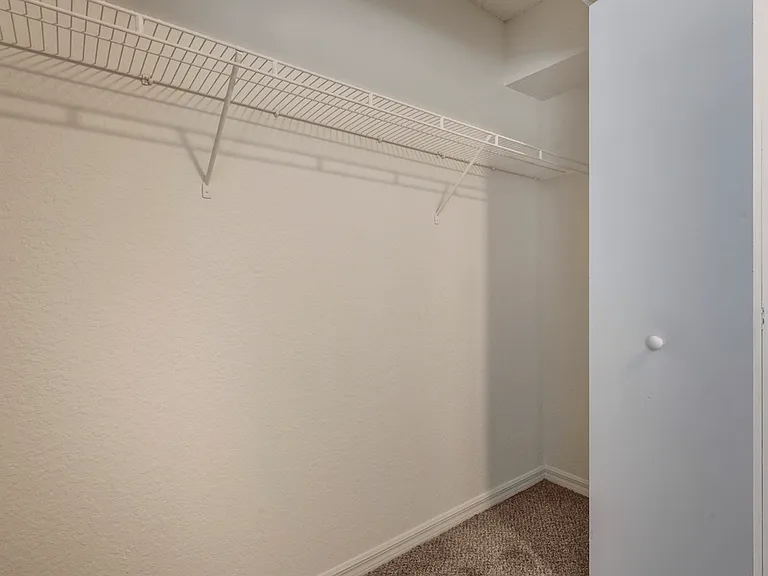 Noah's Landing Apartments — Photo 23