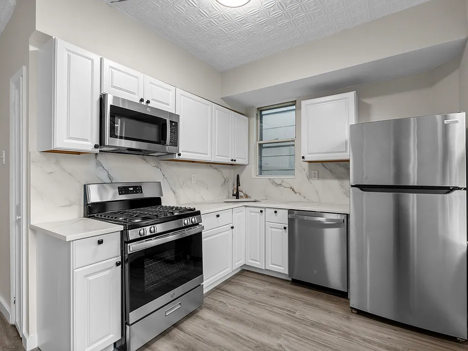 292 Claremont Ave #2