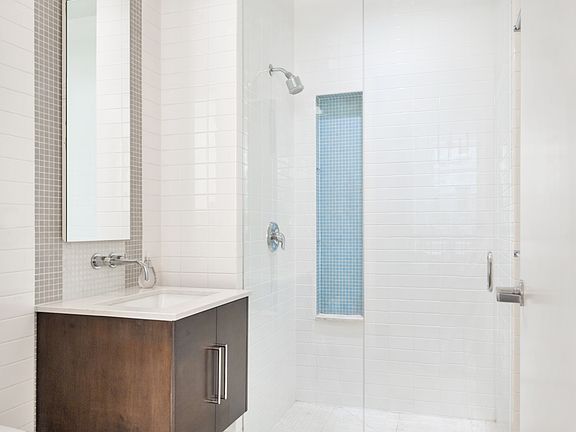 3rd image of 211 W 18th St APT 1