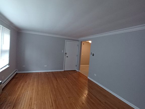 5th image of 11904 Greenwood Ave #1W