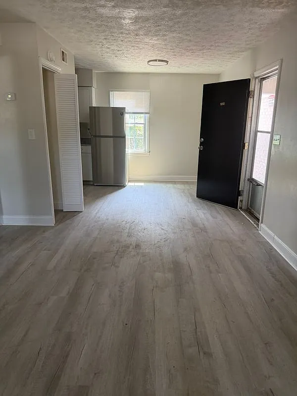 1 bed, 1.0 bath, 692 sqft, $825 — Photo 3