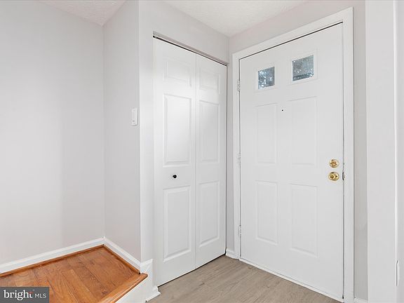 3rd image of 6320 Lightburn Ct